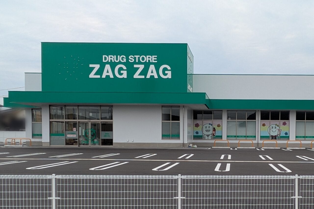 建設中の「ザグザグ 西富井店」