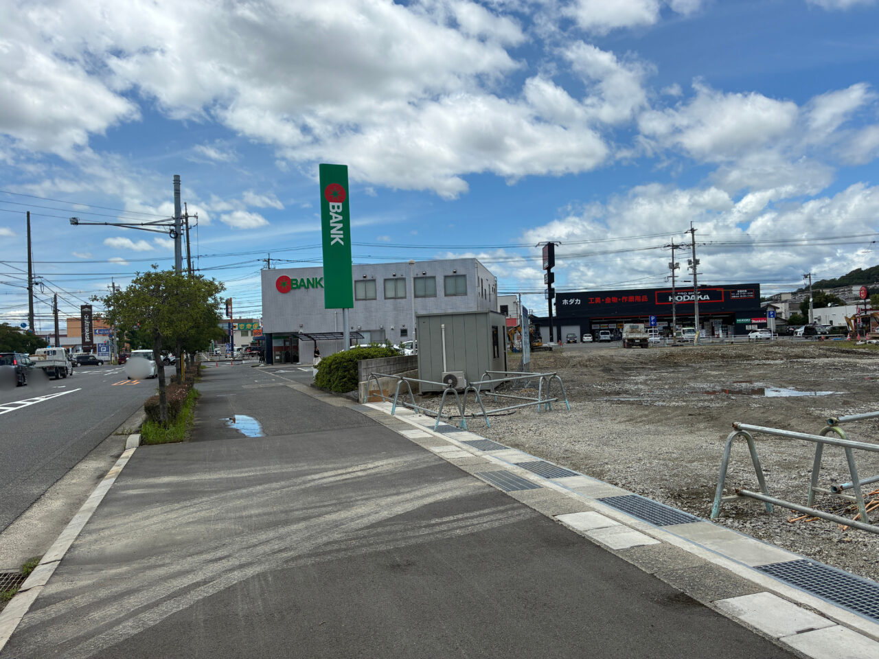トマト銀行笹沖支店の隣の工事現場