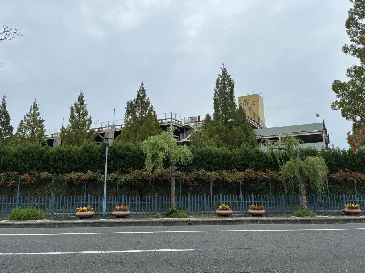 三井アウトレットパーク駐車場
